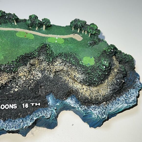 The Danbury‎ Mint 1995 Legendary Golf Holes The 16th at Kauai Lagoons - Picture 5 of 5
